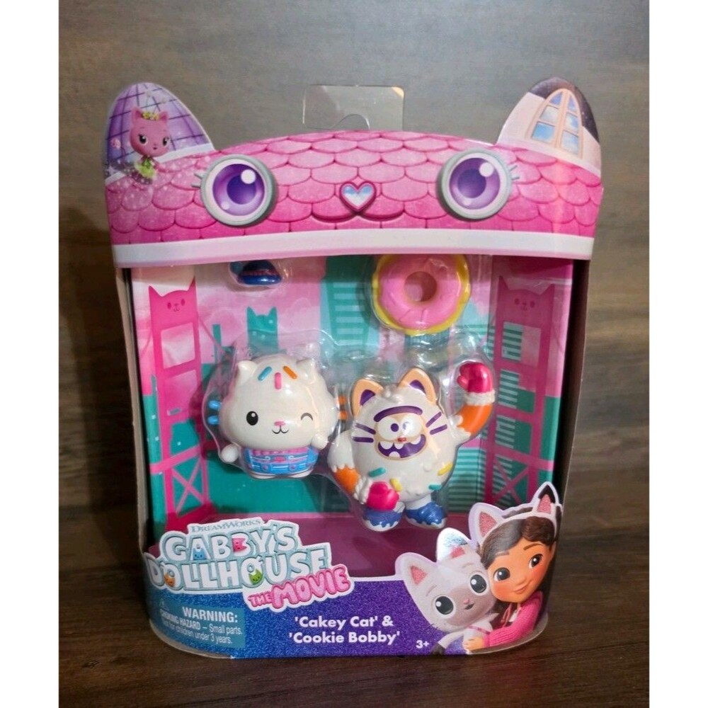 Spin Master Gabby's Dollhouse The Movie Cakey Cat & Cookie Bobby Figure Set